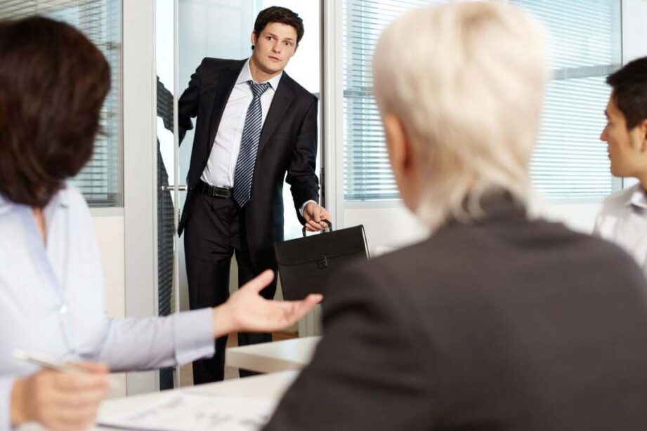 faltas al trabajo y salario